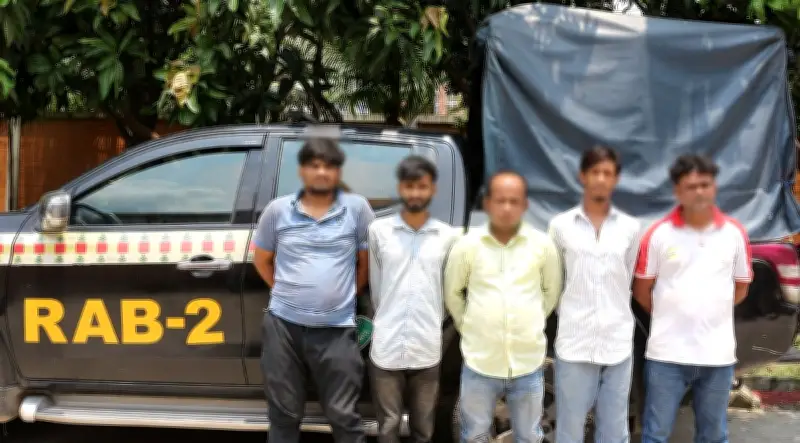 রাজধানীতে ছিনতাই-সন্ত্রাস দমনে কঠোর পুলিশিং কৌশল ঘোষণা র‍্যাবের