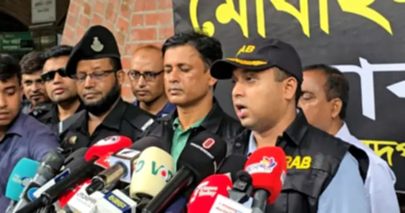 শহীদ সোহরাওয়ার্দী মেডিক্যাল কলেজ হাসপাতালসহ তিন হাসপাতালে দালালবিরোধী অভিযানে নারীসহ ১৩ আটক