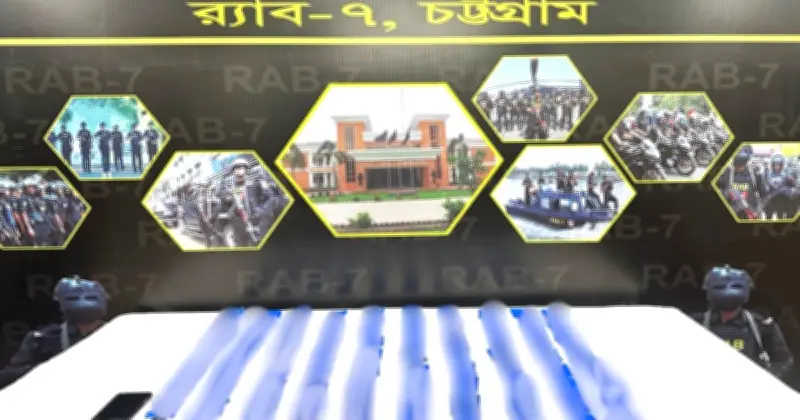 হাটহাজারীতে র‌্যাবের অভিযানে ৫৪ লাখ টাকার ইয়াবা জব্দ, গ্রেপ্তার ১