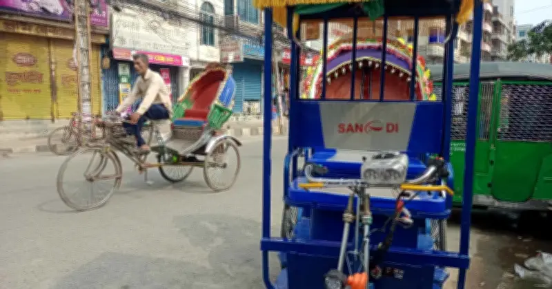 গেন্ডারিয়ায় ব্যাটারিচালিত রিকশার ধাক্কায় রিকশাচালক নিহত