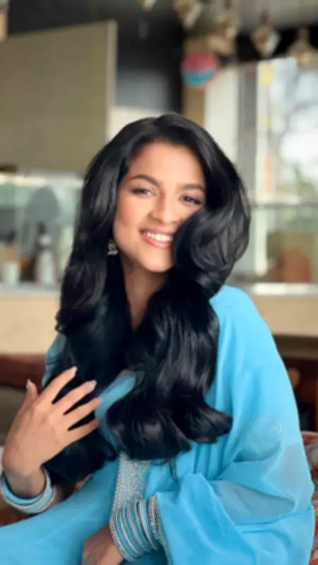 সাদিয়া আয়মানের নতুন ছবি ভাইরাল, তেলের বিজ্ঞাপনের শুটের সাজ