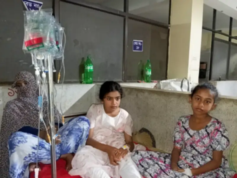 স্কুল ফিডিংয়ের খাবার খেয়ে ১৮ শিক্ষার্থী অসুস্থ, ১০ ভর্তি হাসপাতালে