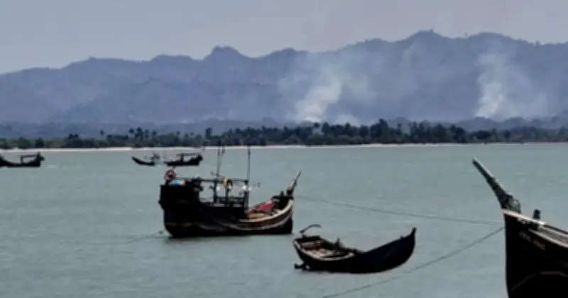 টেকনাফে মিয়ানমারের সশস্ত্র গোষ্ঠীর হাতে সাত জেলে আটক