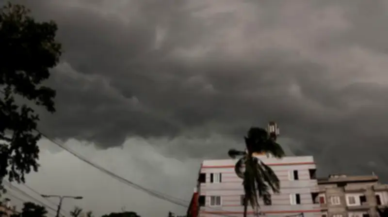 দেশের কয়েকটি এলাকায় ঝড়বৃষ্টির সম্ভাবনা