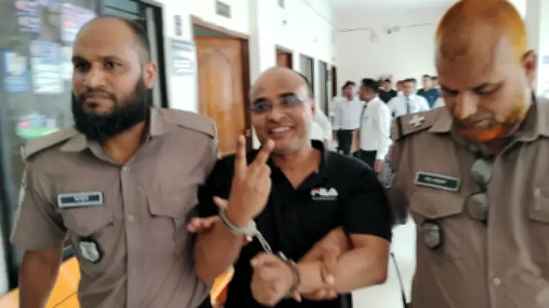 বার কাউন্সিল পরীক্ষায় পাসের প্রলোভনে অর্থ আত্মসাৎ: শফিক নজরুলের ৪ দিনের রিমান্ড