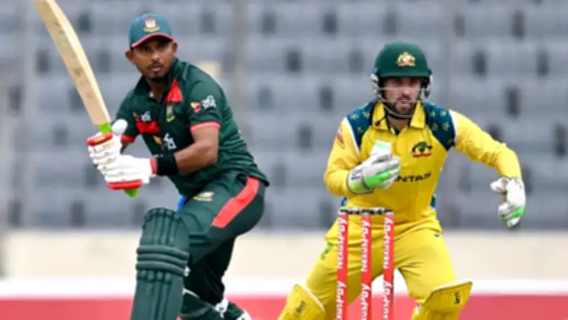 শাকিবকে কোটি টাকার ঘড়ি উপহার দিলো চ্যানেল আই