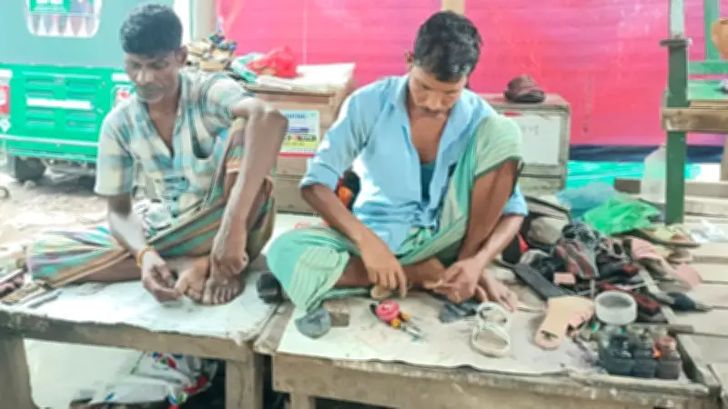 বিশ্বনাথে মুচি সম্প্রদায়ের সংকট, জুতা সেলাই করেই জীবন কাটছে