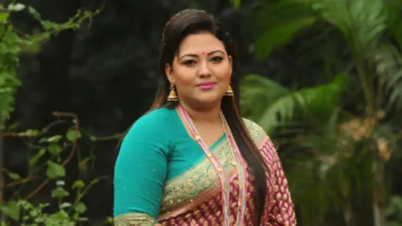 ৩ মামলায় জামিন পেলেন কণ্ঠশিল্পী মমতাজ