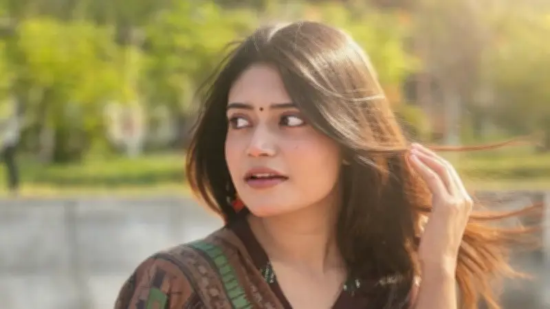 সিনথিয়া অমি: শাকিরার বিশ্বকাপ থিম সং কভার করে ভাইরাল তরুণী