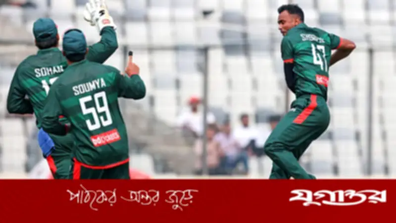 সৌম্যর অসাধারণ ক্যাচে সাজঘরে অ্যালেক্স ক্যারি