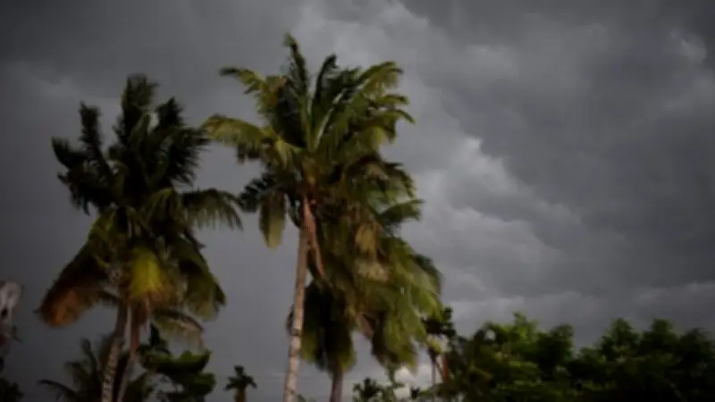 ঢাকাসহ ১৪ অঞ্চলে ঝড়-বৃষ্টির পূর্বাভাস, স্বর্ণের দাম কমেছে