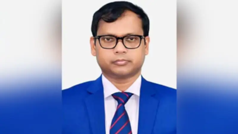 সিলেটের ডিসি সারওয়ার আলম প্রত্যাহার; অর্থমন্ত্রীর সংকট সমাধানে দুই বছর