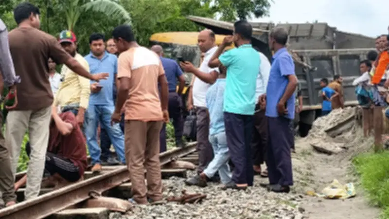 কুড়িগ্রামে ট্রেন চলাচল ১০ ঘণ্টা বন্ধ