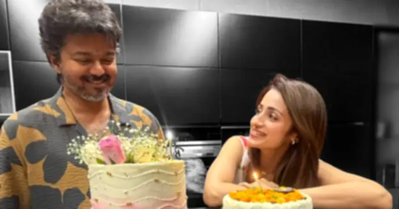 জন্মদিনের পর তৃষার পোস্টে বিজয়কে শুভেচ্ছা, ভক্তদের জল্পনা উড়িয়ে