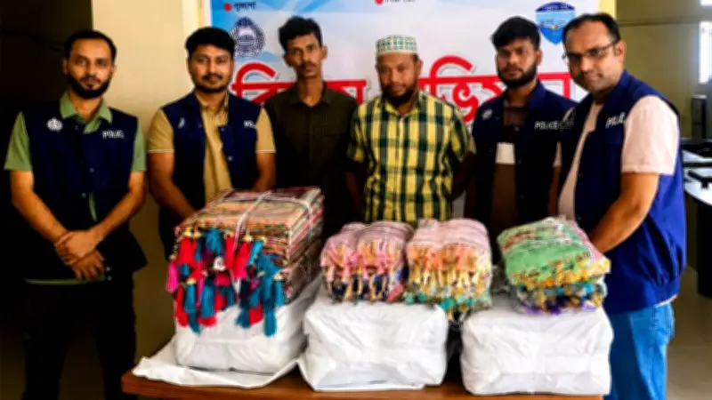 ৪২ লাখ টাকার ভারতীয় শাড়ি-থ্রিপিসসহ দুজন গ্রেপ্তার