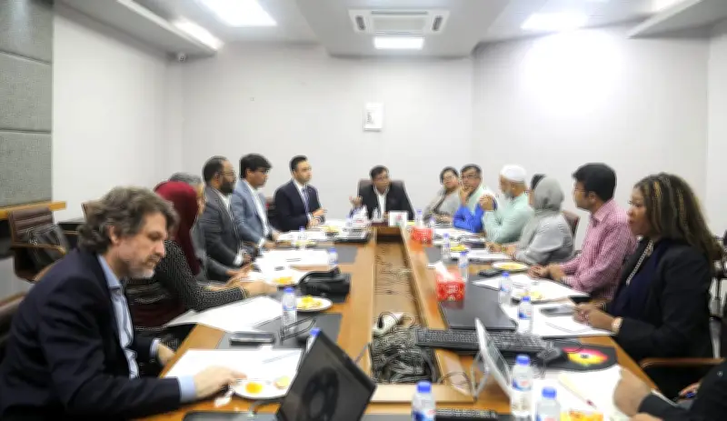 উচ্চশিক্ষায় আন্তর্জাতিক মানে উন্নীত করতে জাতীয় নীতিকাঠামো প্রণয়নের উদ্যোগ ইউজিসি'র