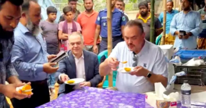 মার্কিন রাষ্ট্রদূত রাজশাহীর আমের বাজারে মুগ্ধ, রপ্তানির সম্ভাবনা দেখলেন