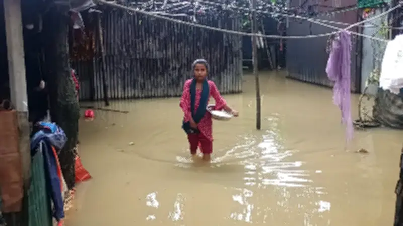 গাজীপুরের কালিয়াকৈরে জলাবদ্ধতায় হাজারো পরিবার পানিবন্দী, দুর্ভোগ চরমে