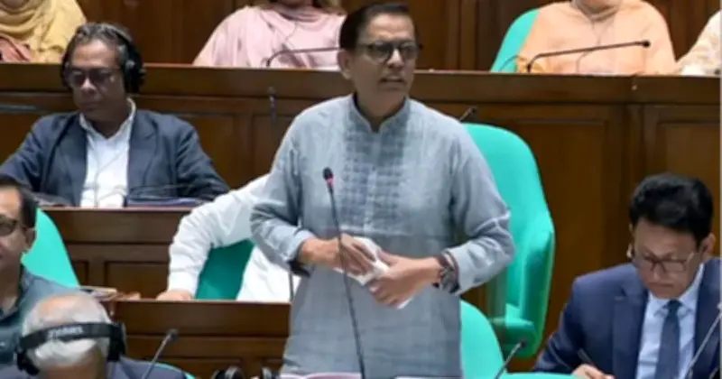 গণতন্ত্রের পক্ষে থাকা বুদ্ধিজীবীদের রাষ্ট্রীয় স্বীকৃতি ও পুনর্বাসন দাবি হুইপের