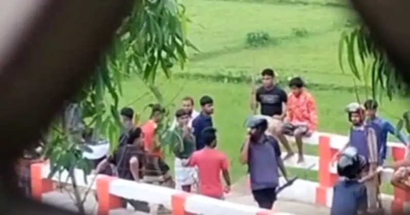 রায়পুরায় আধিপত্য বিস্তার নিয়ে সংঘর্ষে যুবক নিহত, আহত ১০