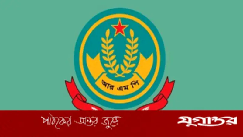 স্বেচ্ছাসেবক দল নেতার বাসায় যুবক গুলিবিদ্ধ, পিস্তল-গুলি উদ্ধার