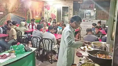 রেস্টুরেন্টের খাবারে অসুস্থ ১৬, শঙ্কায় দুই কিশোরী