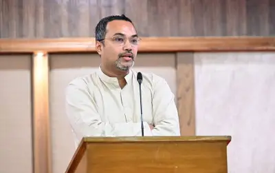 'মেটাল এটিএম কার্ড' অফারে বড় প্রতারণা: খালি হতে পারে ব্যাংক হিসাব