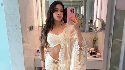 হাল ফ্যাশনে সেলিব্রিটিদের নতুন লুক