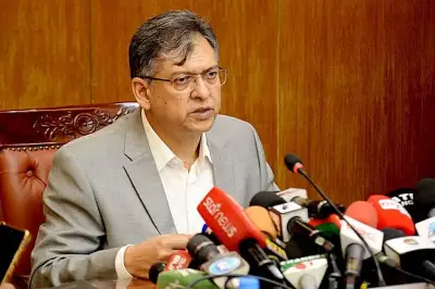 মেট্রোর বাইরে যাবে ব্যাটারিচালিত রিকশা: স্বরাষ্ট্রমন্ত্রী