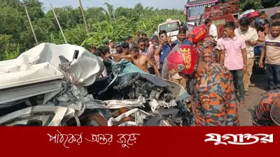 স্বামীর লাশ নিয়ে ফেরার পথে সড়ক দুর্ঘটনায় স্ত্রী ও চালকের মৃত্যু