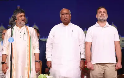 কর্ণাটকের ৩৪তম মুখ্যমন্ত্রী হিসেবে শপথ নিলেন ডি কে শিবকুমার