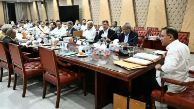 প্রধানমন্ত্রীর সভাপতিত্বে সচিবালয়ে মন্ত্রিসভার বৈঠক শুরু