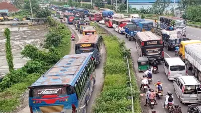 জামুনা সেতুর পূর্ব প্রান্তে ১৩ কিমি যানজট, ভোগান্তিতে হাজারো যাত্রী