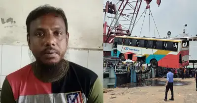 রাজবাড়ীতে নিয়ন্ত্রণ হারিয়ে বাস পদ্মায়, হতাহত নেই