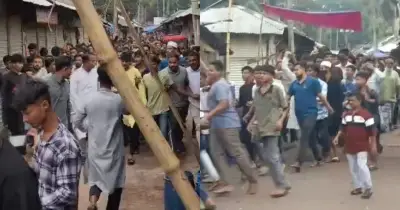 নোয়াখালীতে ছাত্রলীগের বিক্ষোভ মিছিলে পুলিশের বাধা উপেক্ষা