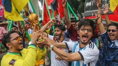 বিশ্বকাপ ফুটবলকে স্বাগত জানিয়ে পুরান ঢাকায় বর্ণাঢ্য শোভাযাত্রা