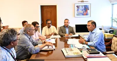 দেশীয় প্রযুক্তিতে অ্যাম্বুলেন্স তৈরির সভা প্রধানমন্ত্রীর কার্যালয়ে