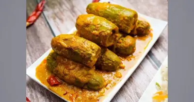 ঘরোয়া স্বাদে পটোলের দোলমা তৈরির সহজ রেসিপি