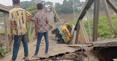 ধোবাউড়ায় বেইলি ব্রিজ ধস, যোগাযোগ বিচ্ছিন্ন