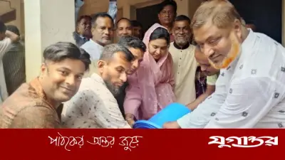কোনাবাড়ীতে ১৯১ পরিবার পেল প্রধানমন্ত্রীর ত্রাণের চাল