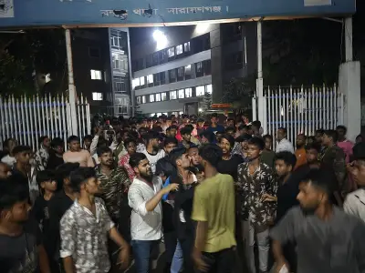 বন্দরে ছুরিকাঘাতে যুবক নিহত: লাশ নিয়ে থানা ঘেরাও, এসআই প্রত্যাহার