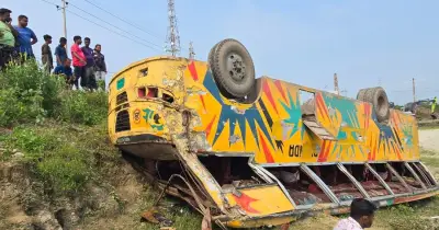 ব্রাহ্মণবাড়িয়ায় বাস খাদে পড়ে নিহত ৪, আহত ১৫