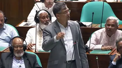 বিতর্কিত কনটেন্ট সরাতে ফেসবুককে বাধ্য করার আইন আসছে