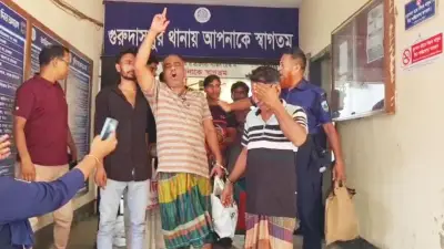 থানা ফটকে সবুজের ‘জয় বাংলা’ স্লোগান ভাইরাল