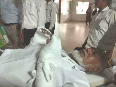 নাটোরে আইনজীবীকে পিটিয়ে হত্যাচেষ্টা, ছদ্মবেশী যুবক আটক