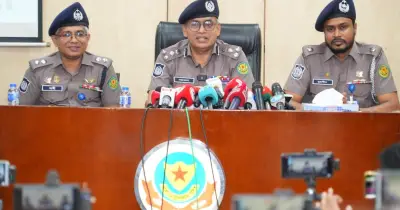 যাত্রাবাড়ীতে অটো সজলসহ চার সন্ত্রাসী গ্রেফতার, অস্ত্র-মাদক উদ্ধার
