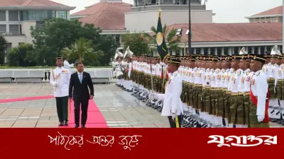 মালয়েশিয়ায় প্রধানমন্ত্রী তারেক রহমানকে রাষ্ট্রীয় সংবর্ধনা