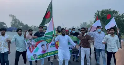 সিরাজগঞ্জে নিষিদ্ধ ছাত্রলীগের মিছিল, মাস্ক ও হেলমেট পরে মহাসড়কে