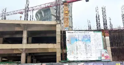 বঙ্গবাজারে পুনর্নির্মাণ: ১০ তলা ভবন, চাঁদাবাজির অভিযোগ