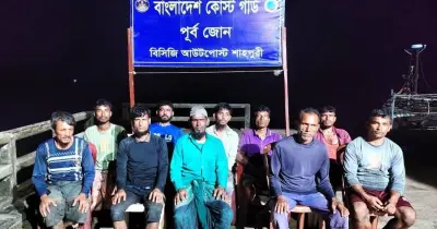 সেন্টমার্টিনের সাগরে ইঞ্জিন বিকল, ১০ জেলেকে উদ্ধার করল কোস্ট গার্ড